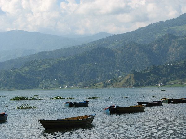 (Photo:) jezioro Phewa Tal