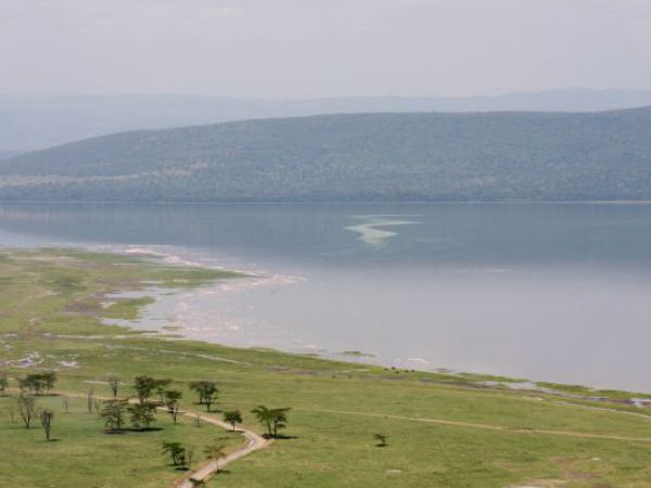 (Photo:) widok na jezioro z punktu widokowego