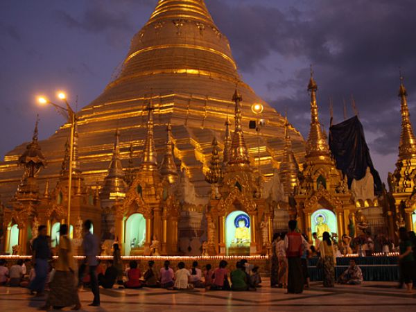 (Photo:) Shwedagon