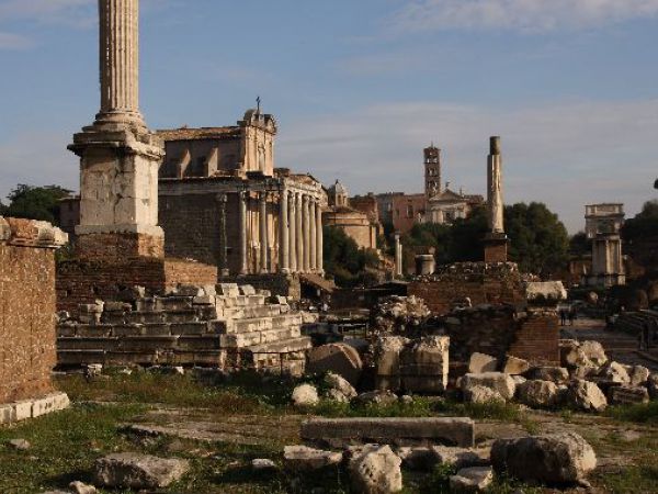 (Photo:) Forum Romanum