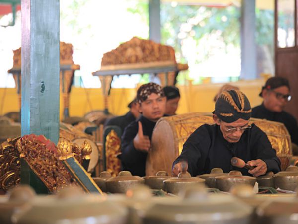 (Photo:) gamelan tradycyjna orkiestra indonezyjska