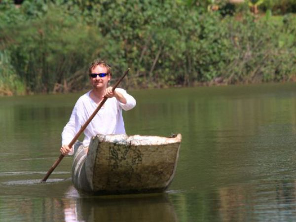 (Photo:) na canoe