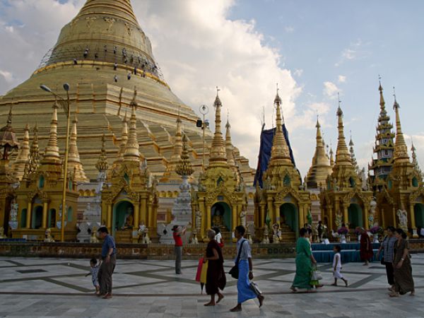 (Photo:) Shwedagon