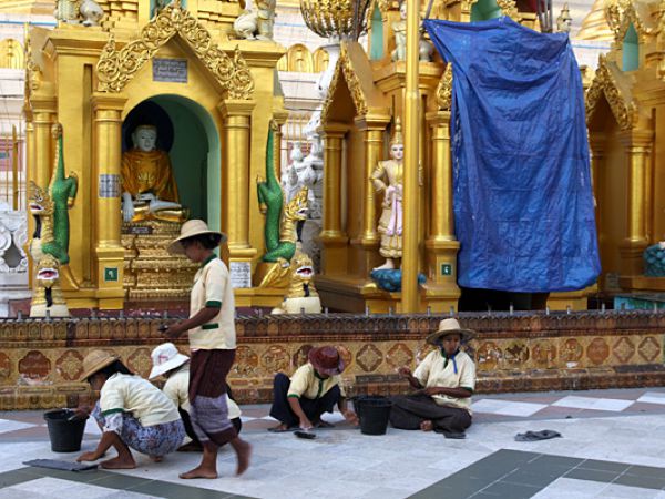 (Photo:) Shwedagon